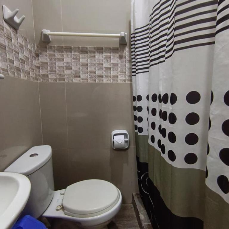 HOSPEDAJE JOSUE - paracas - 6-Bed Mixed Dormitory Room - 10