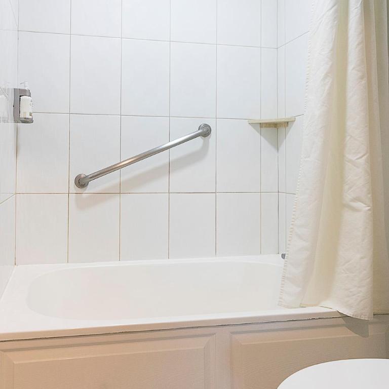 Staybridge Suites Queretaro by IHG - King Room - Disability Access Tub/Non-Smoking - 12