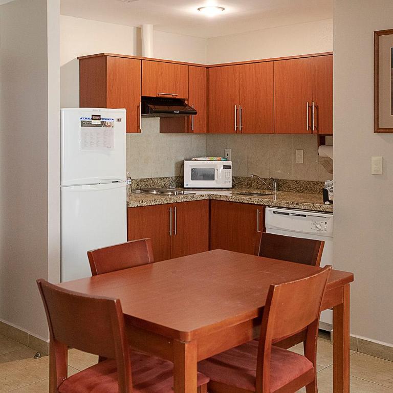 Staybridge Suites Queretaro by IHG - One-Bedroom King Suite - 10