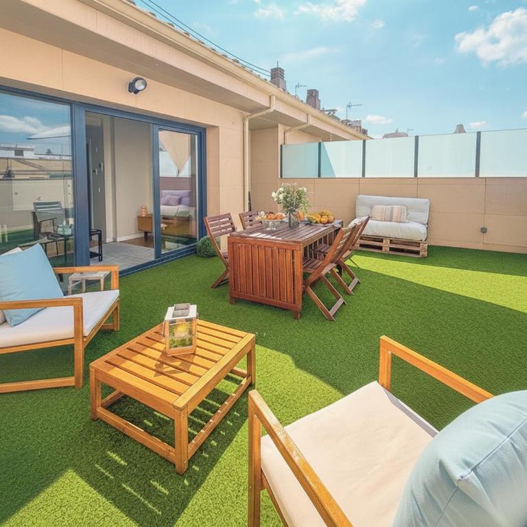 HQ Rooms Apartments San Vicente - Duplex Penthouse Apartment - 4