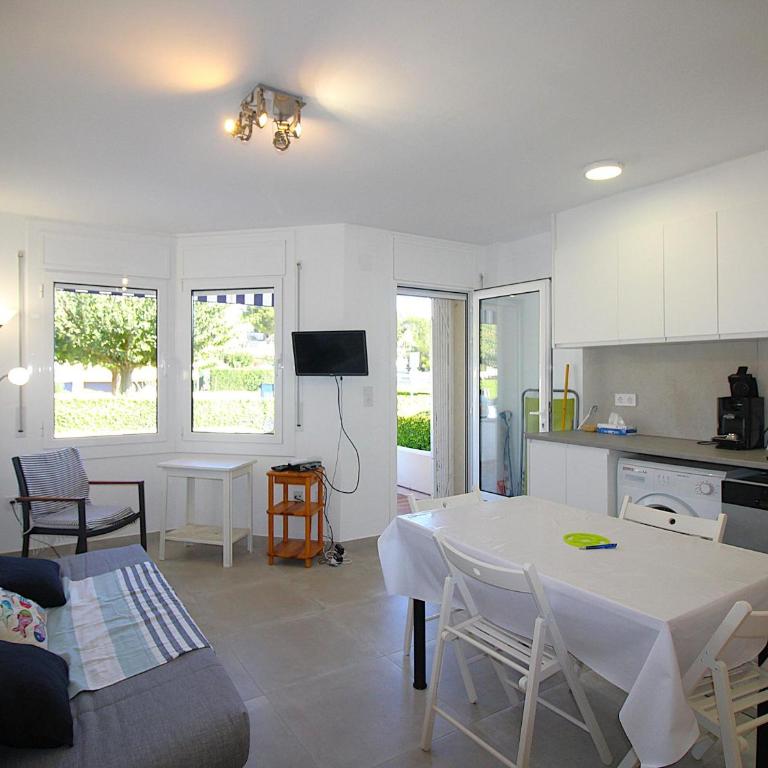 Apartamento reformado 50m de la playa de Grifeu - ES-228-204 - Apartamento - 12