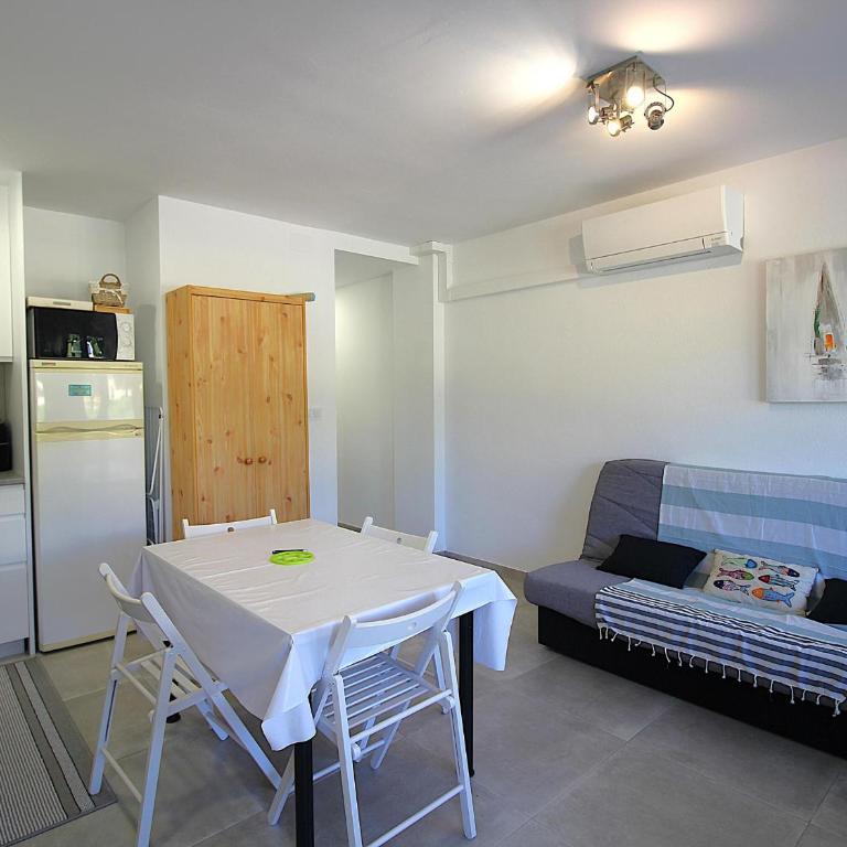 Apartamento reformado 50m de la playa de Grifeu - ES-228-204 - Apartamento - 17