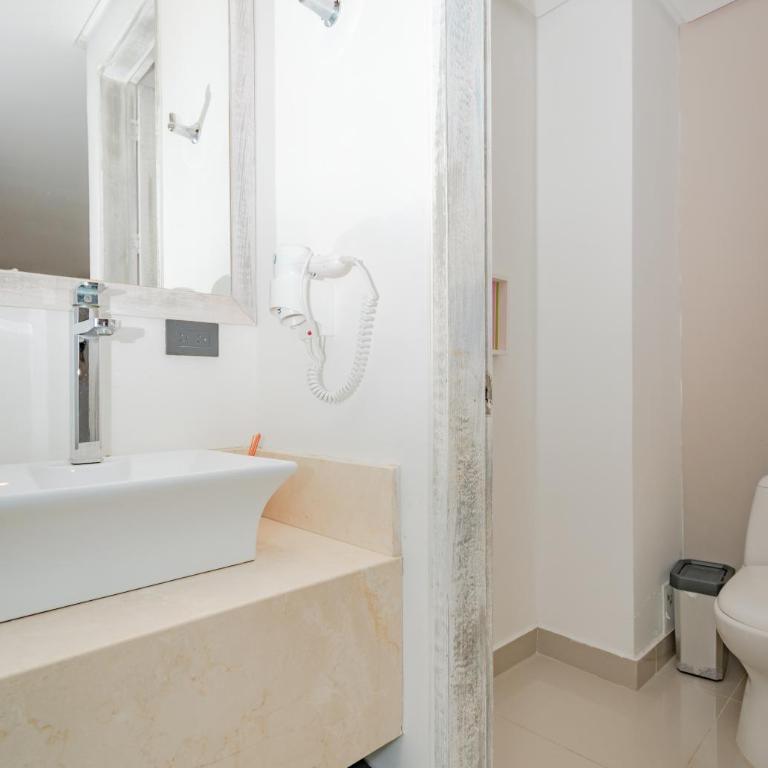 Casa Amanzi Cartagena by Bernalo Hotels - Habitación Triple Estándar - 5