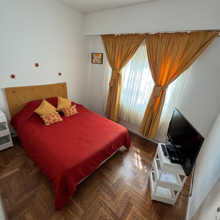 Departamento en el centro a pocas cuadras de la playa - Two-Bedroom Apartment - 5