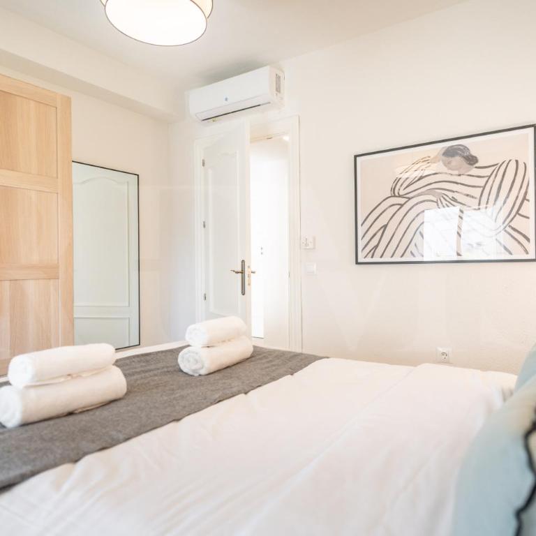 Apartment with balcony, pool and beach nearby REMS - One-Bedroom Apartment - 19