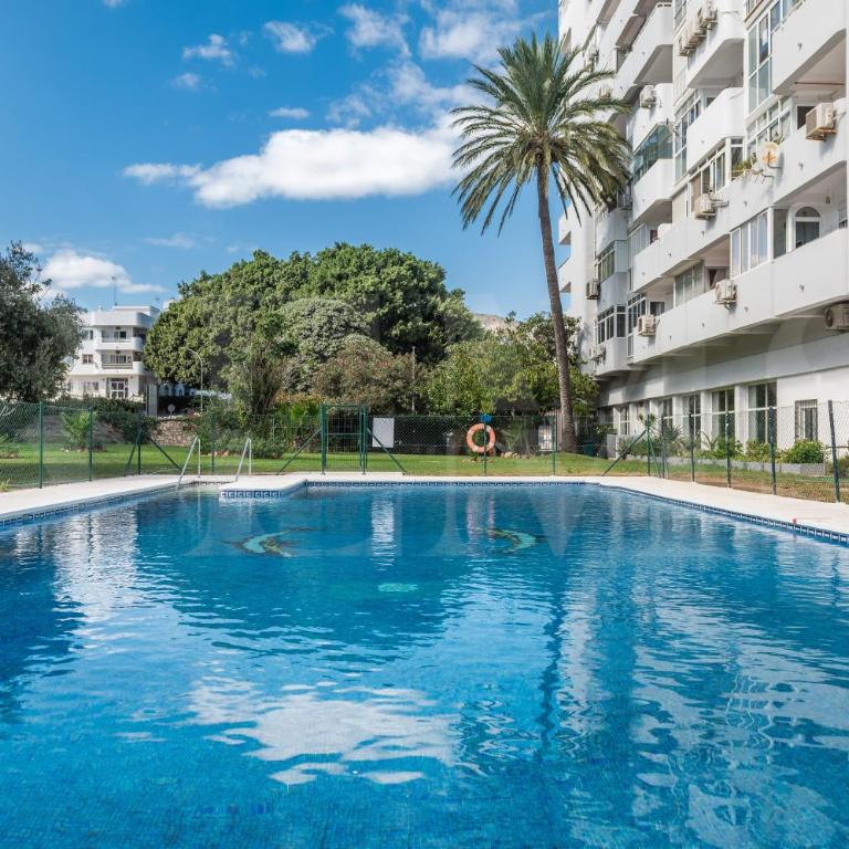 Apartment with balcony, pool and beach nearby REMS - One-Bedroom Apartment - 4