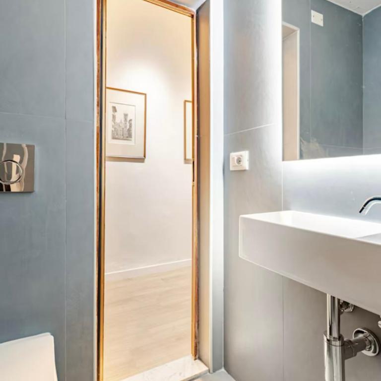 Centralissimo e Ampio appartamento confortevole - Appartamento con 2 Camere da Letto - 17