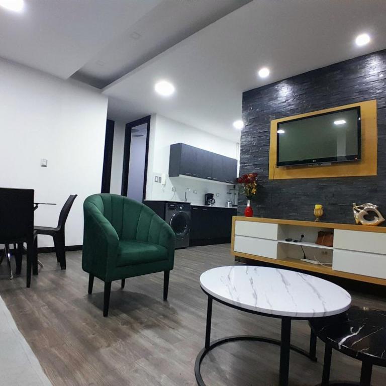 Suite de 4 camas cerca de UTPL y centro - Two-Bedroom Apartment with City View - 6
