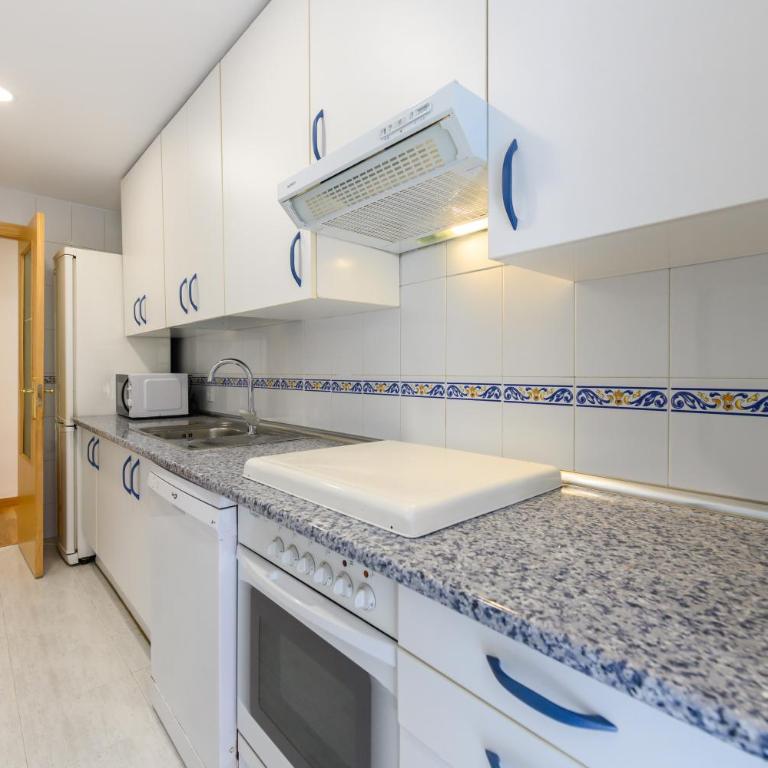 Vivienda con estilo 2 dormitorios, Piscina y todo el confort Temporal HOR1K1B - Two-Bedroom Apartment - 20