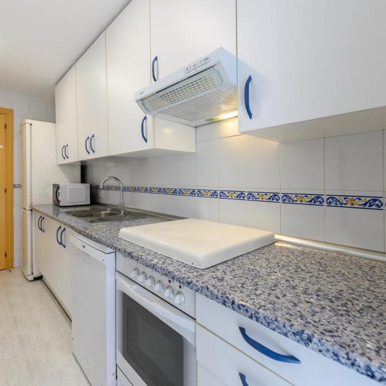 Vivienda con estilo 2 dormitorios, Piscina y todo el confort Temporal HOR1K1B - Two-Bedroom Apartment - 24