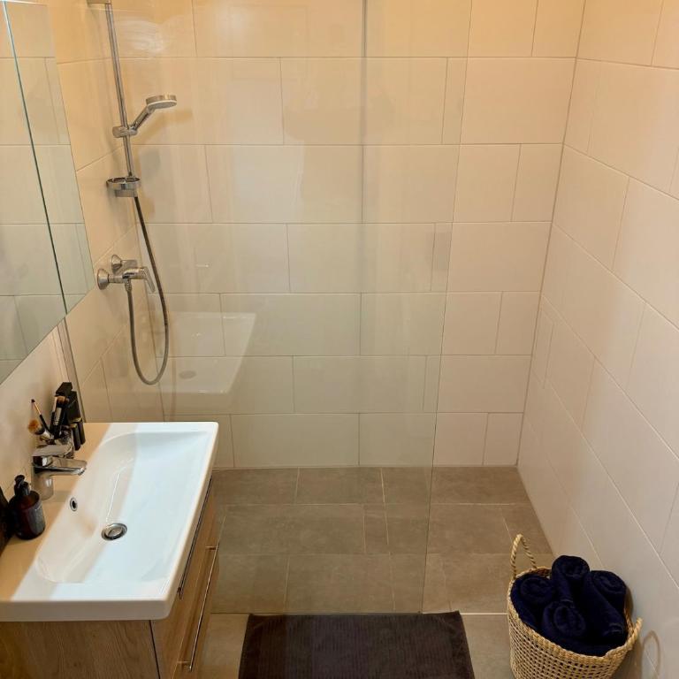Marschall Top 10 Stilvoll wohnen mit kleinem Balkon im Herzen von Graz - Two-Bedroom Apartment - 12