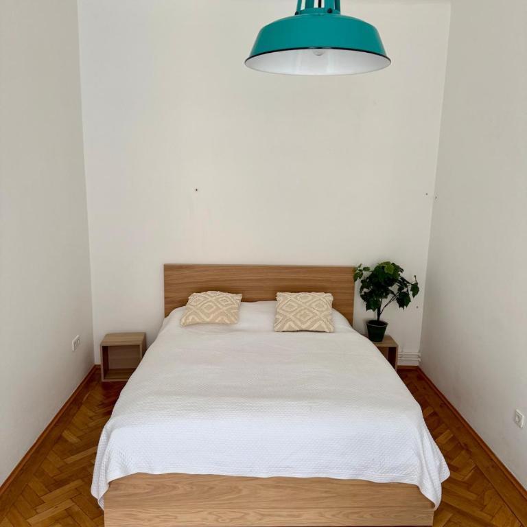 Marschall Top 10 Stilvoll wohnen mit kleinem Balkon im Herzen von Graz - Two-Bedroom Apartment - 21
