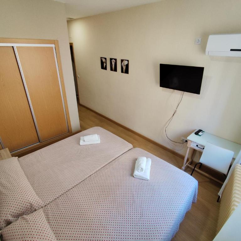 Hostal Hernan Cortes - Habitación Doble - 2 camas - 20
