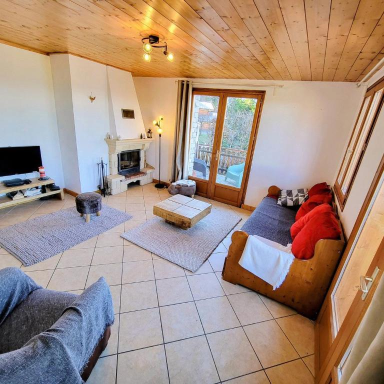 Chalet rénové au calme avec terrasse, parking, wifi, animaux admis - FR-1-346-597 - Chalet - 12