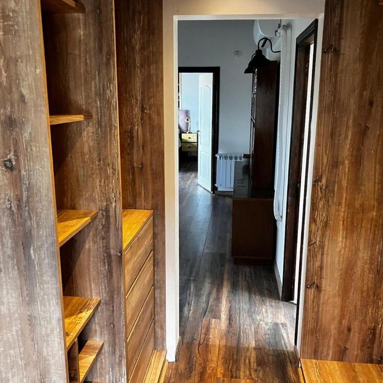 Espectacular casa con pileta en Barrio Privado - Casa de 4 dormitorios - 18