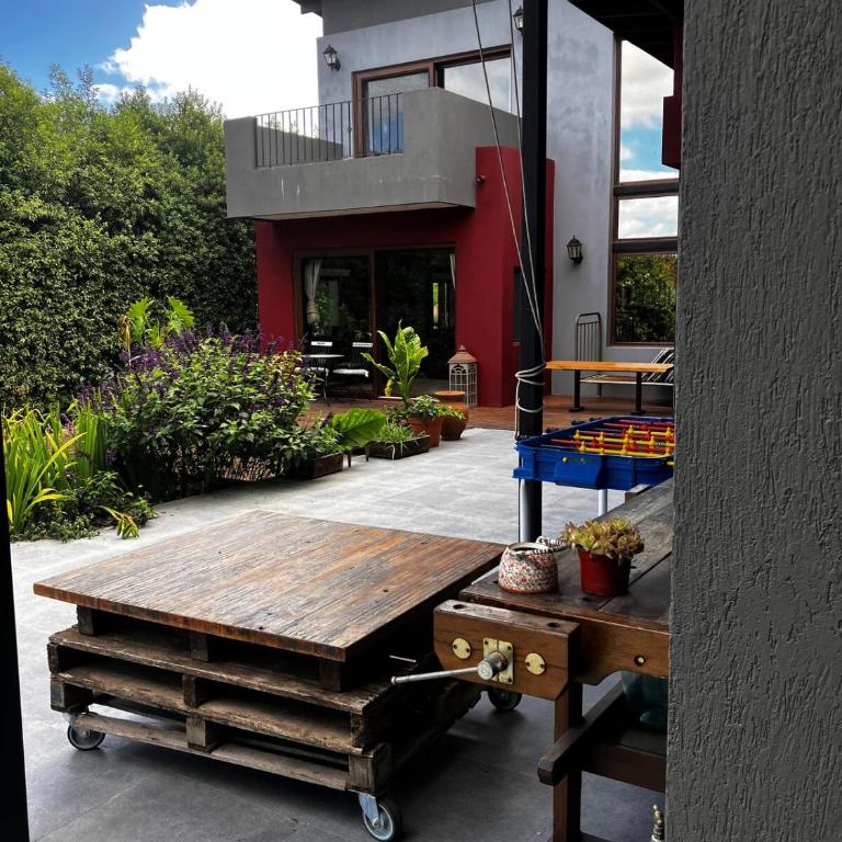 Espectacular casa con pileta en Barrio Privado - Casa de 4 dormitorios - 22