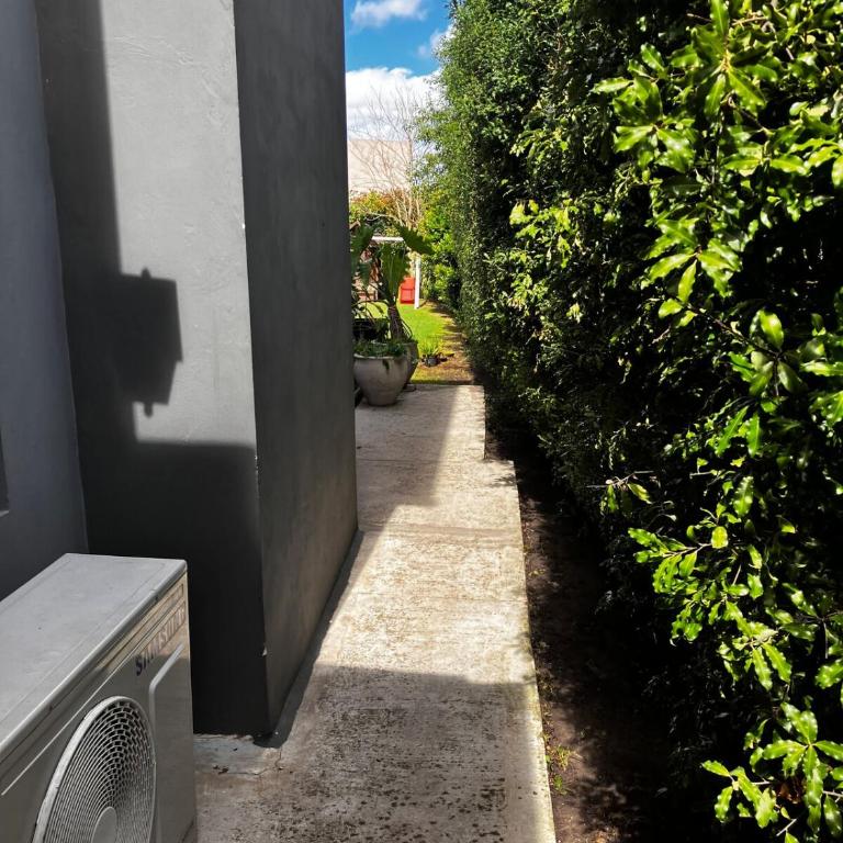 Espectacular casa con pileta en Barrio Privado - Casa de 4 dormitorios - 33