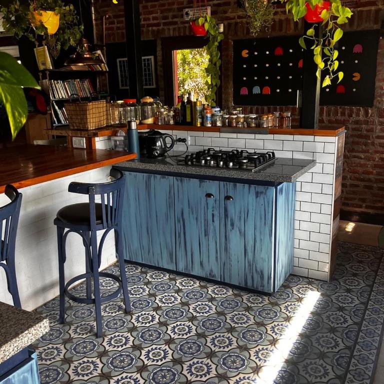 Espectacular casa con pileta en Barrio Privado - Casa de 4 dormitorios - 35
