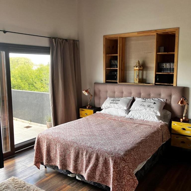 Espectacular casa con pileta en Barrio Privado - Casa de 4 dormitorios - 45