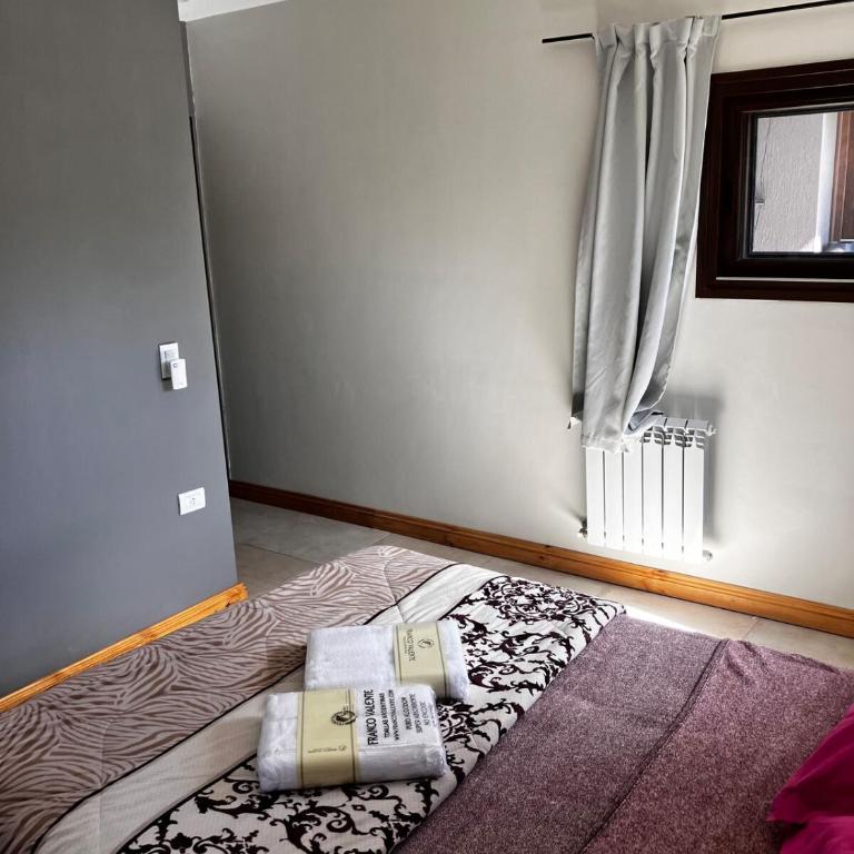 Espectacular casa con pileta en Barrio Privado - Casa de 4 dormitorios - 60