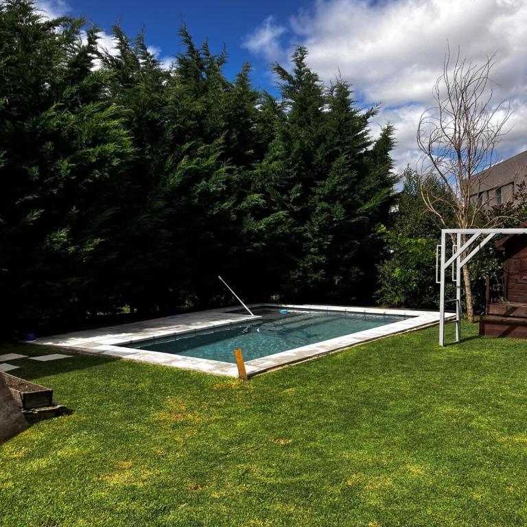 Espectacular casa con pileta en Barrio Privado - Casa de 4 dormitorios - 69