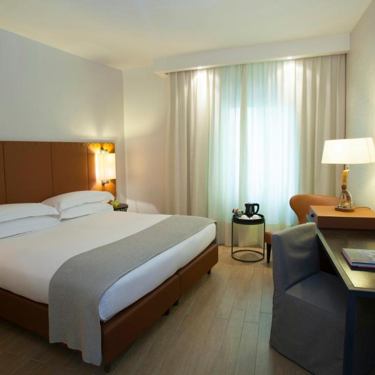 Starhotels Michelangelo Florence - Camera Deluxe Matrimoniale/Doppia con Letti Singoli - 1