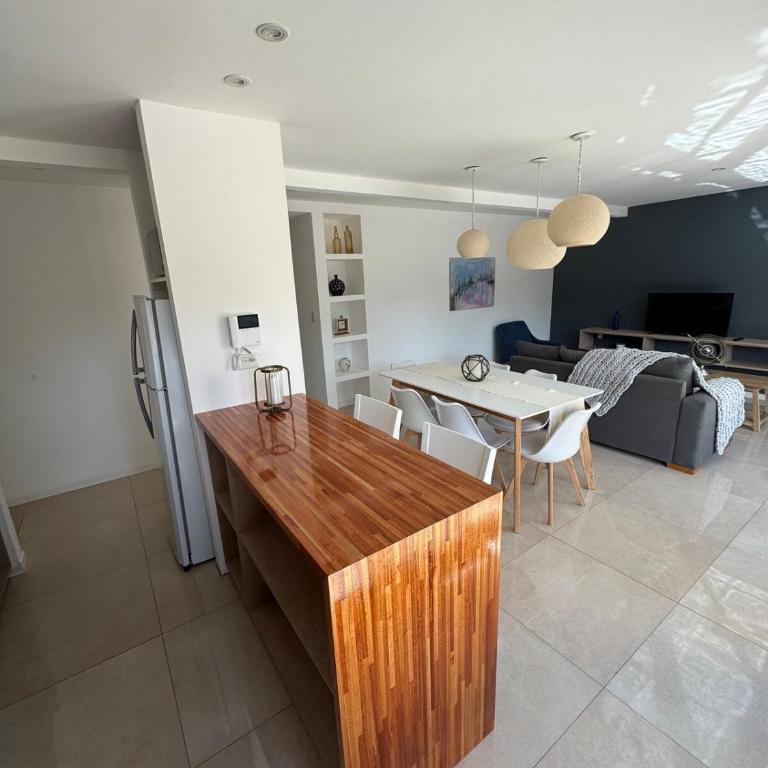 Confort Los Guiraldes - Two-Bedroom Deluxe Apartment - 11