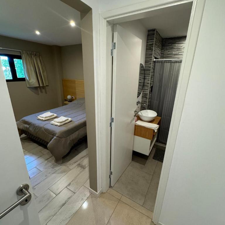 Confort Los Guiraldes - Two-Bedroom Deluxe Apartment - 13