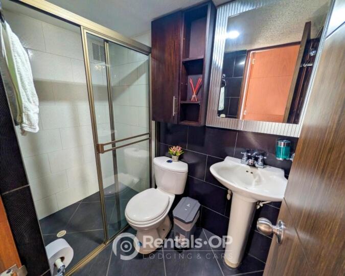 Spacious apartment near Lleras and Provenza rentalsOP AN08 - Three-Bedroom Apartment - 10