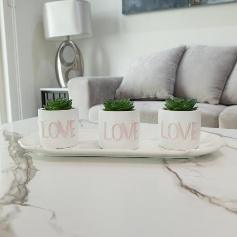 Spacious & Comfortable Home Exclusive Neighborhood - Four-Bedroom House - 18