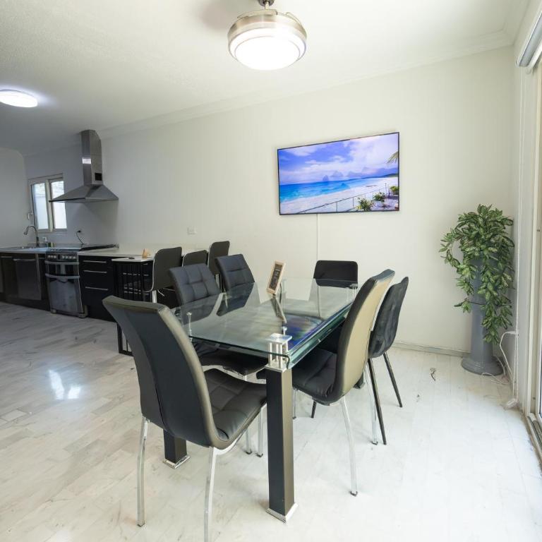 Spacious & Comfortable Home Exclusive Neighborhood - Four-Bedroom House - 20