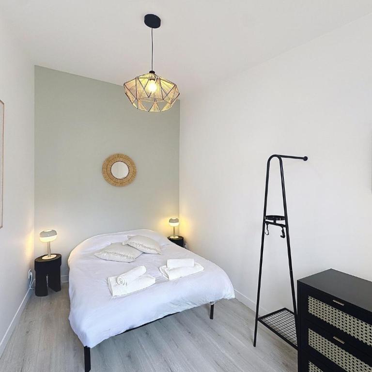 La Capsule - Appartement Centre - Terrasse - Cathédrale 5 min - Reims - One-Bedroom Apartment - 10