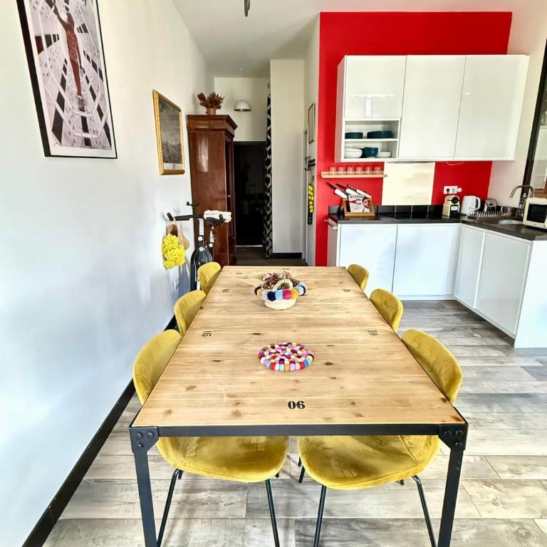 T2 Chic, Vue Vieux-Port et Notre Dame, Atypique, Calme, Clim, 48M2, Accès autonome avec code - Appartement - 4