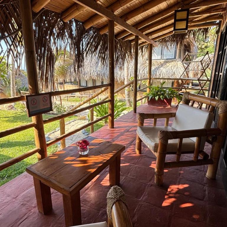 Casitas en Vichayito, a Pasos de la Playa - Three-Bedroom House - 10