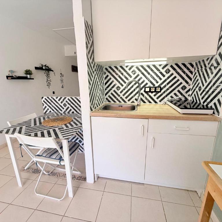 Sunny terrace, fast WiFi relax & remote work quiet area - Apartamento de 1 dormitorio - 18