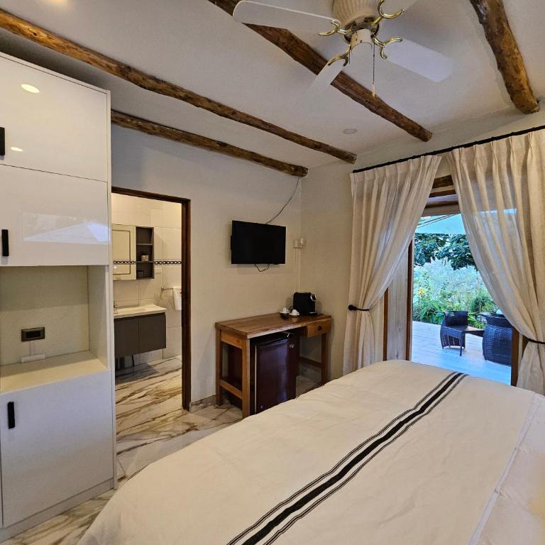 Hotel Dorys de Lourdes - Deluxe King Room - 2