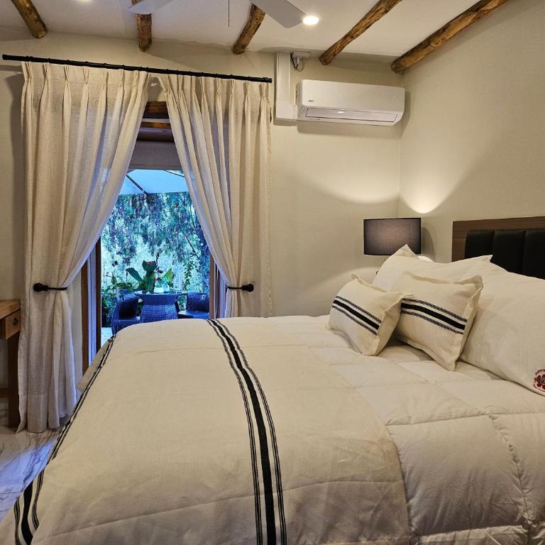 Hotel Dorys de Lourdes - Deluxe King Room - 1