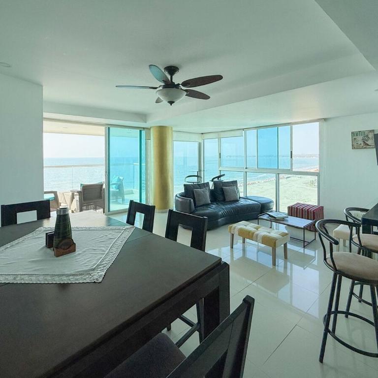 Apartamento con salida a la playa - Three-Bedroom Apartment - 24