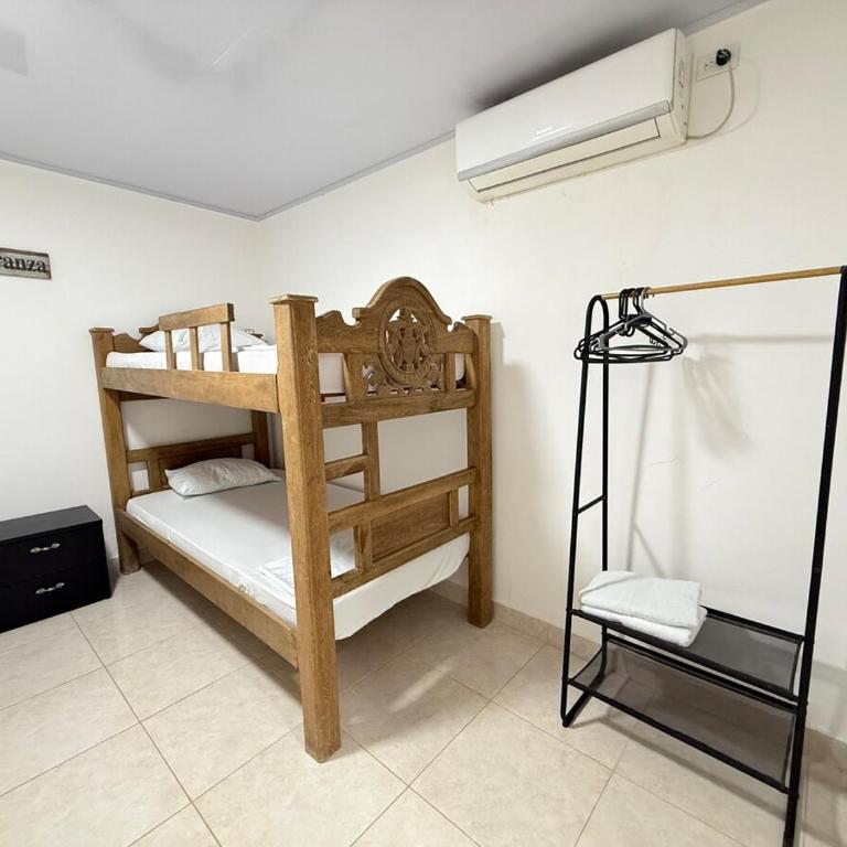 cerca del centro, practico, precio justo, trabajo o turismo - One-Bedroom Apartment - 6