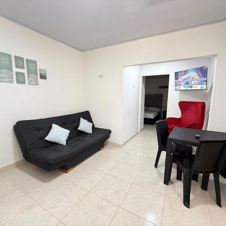 cerca del centro, practico, precio justo, trabajo o turismo - One-Bedroom Apartment - 12