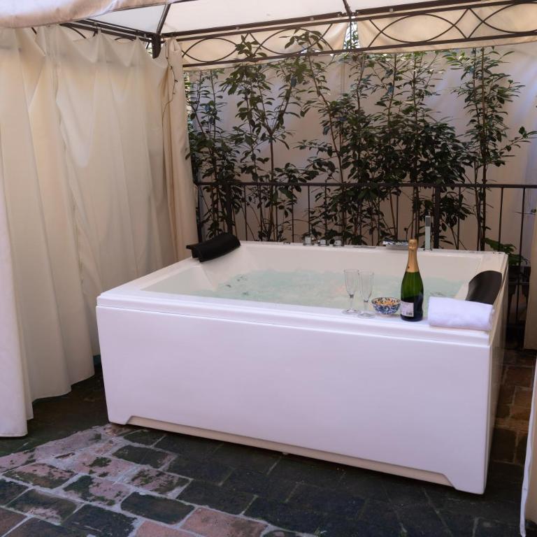 BolognaRoomscom - Frassinago Deluxe - Suite Deluxe con Vasca Idromassaggio - 17