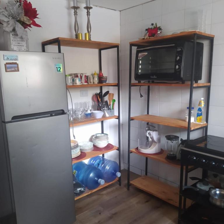 Cabaña entre eucaliptos en Huaquén 3D 1B más patio - Three-Bedroom House - 7