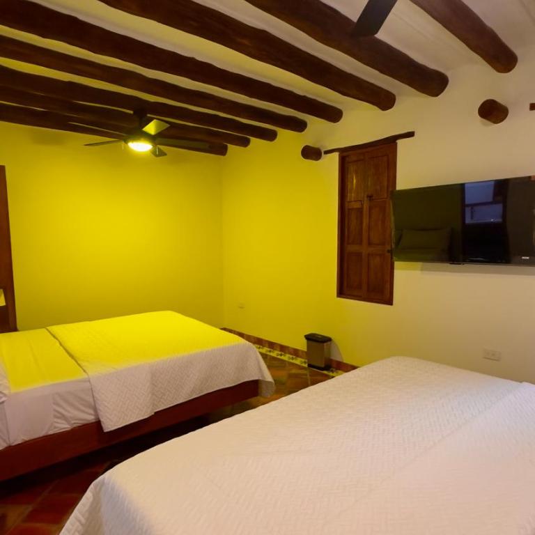 Hotel Don Eduardo Quintero M - Habitación Doble con baño privado - 2 camas - 4