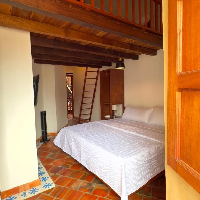 Hotel Don Eduardo Quintero M - Habitación Familiar - 2