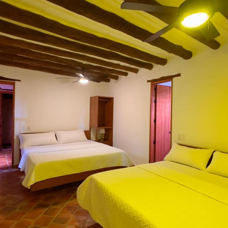 Hotel Don Eduardo Quintero M - Habitación Doble con baño privado - 2 camas - 5