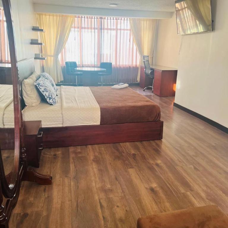 Departamento en el corazón de la ciudad - Two-Bedroom Apartment - 5
