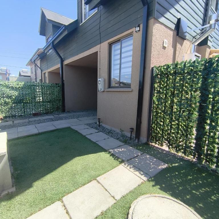 Casa con estacionamiento linares - Three-Bedroom House - 15