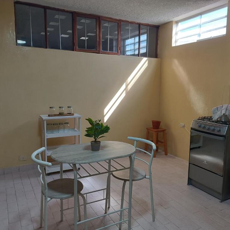 Departamento amoblado en primer piso 200 MTS a tu disposición con todos los servicios - Deluxe Two-Bedroom Apartment with Garden View - 5