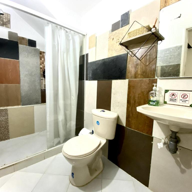 Eco Hotel El Acuario - Family Room - 1