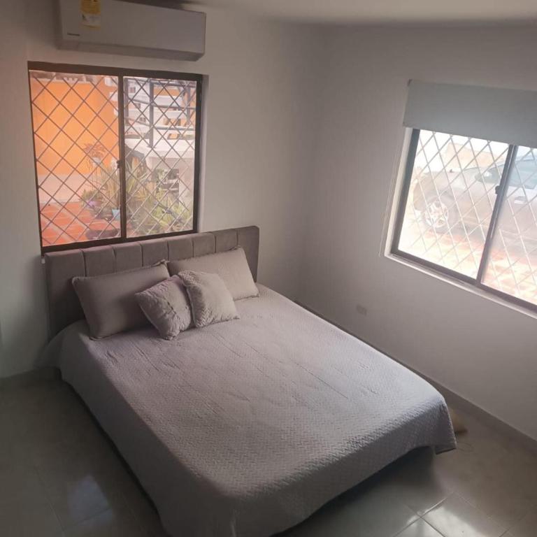 Apartment 10 minutes from the walled city - Apartamento de 2 dormitorios - 4